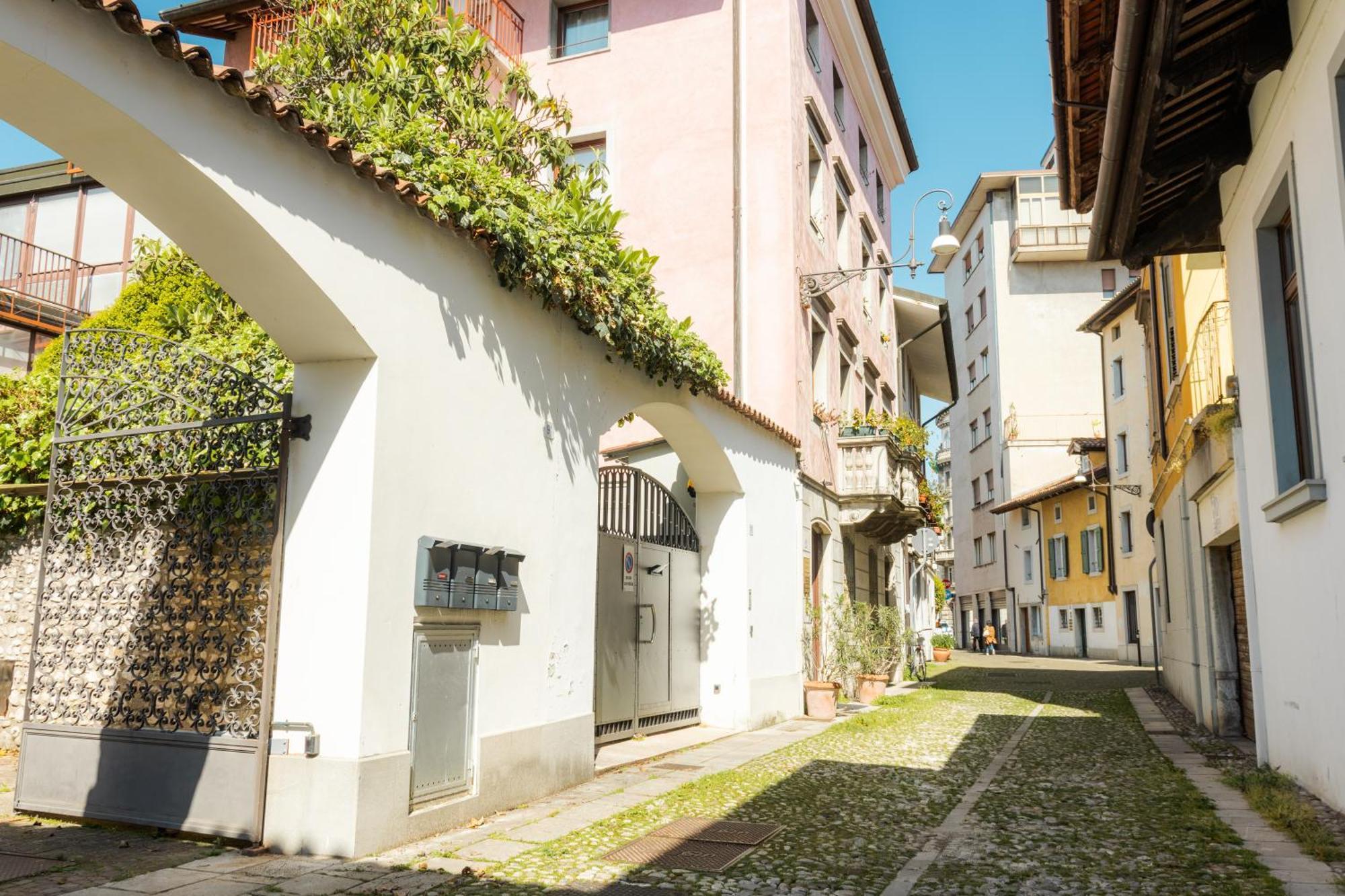 Apartament In Pieno Centro Storico Con Parcheggio Gratuito Incluso. Udine Zewnętrze zdjęcie
